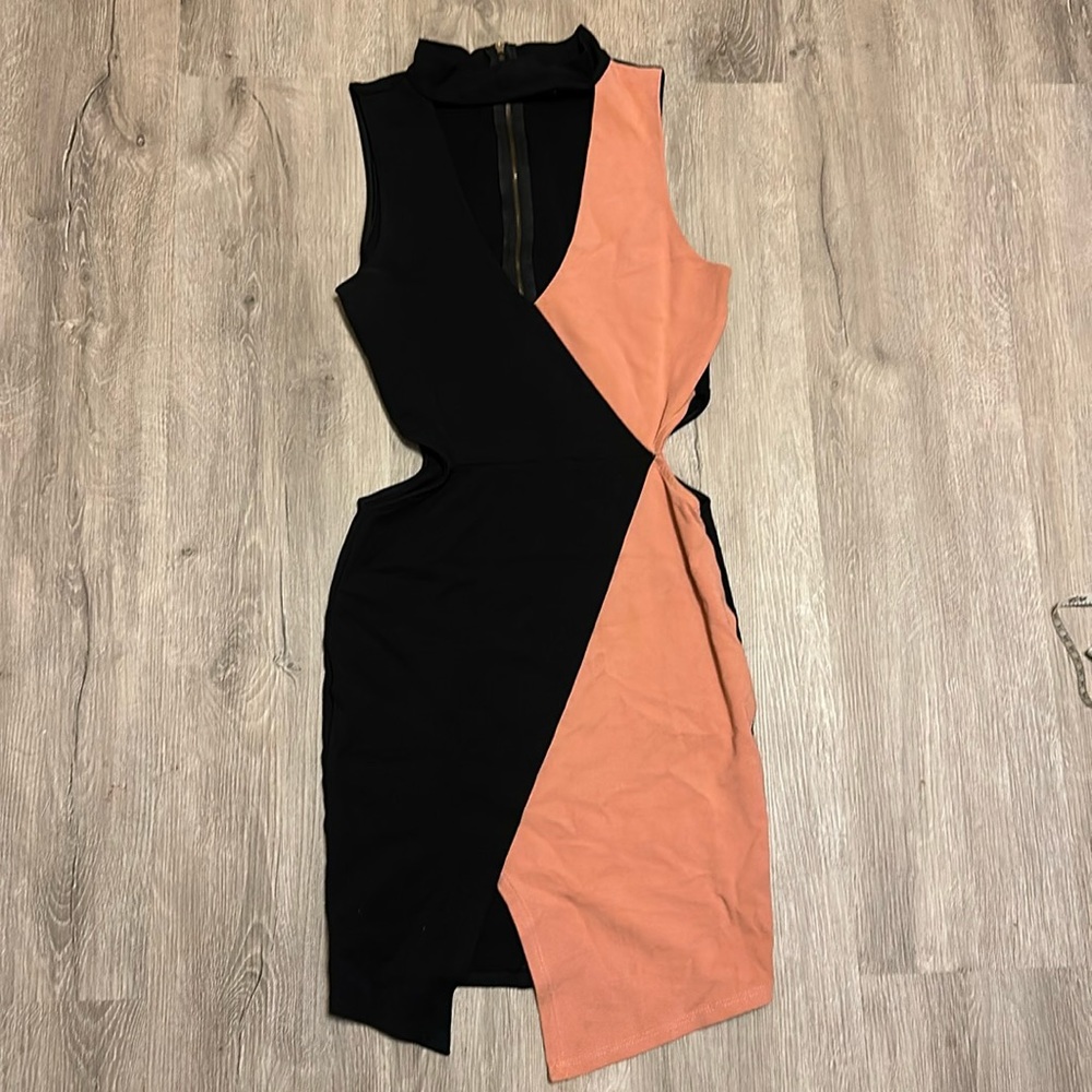 Color block cut out dress